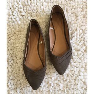 ✨Charlotte Russe - Olive Green Pointed Flats✨
